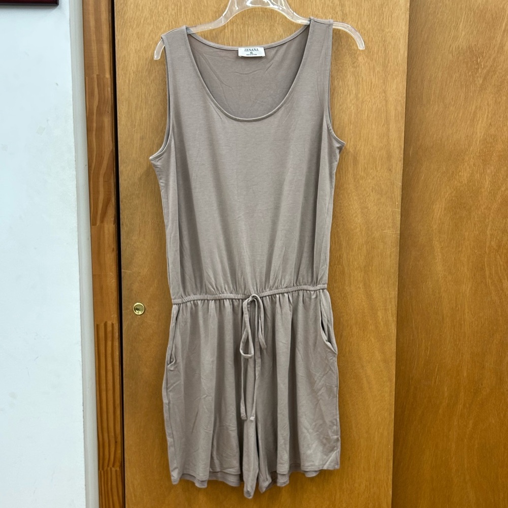 New Zenana Women's Sleeveless Romper with Pockets in Ash Mocha Size XL - Picture 4 of 9